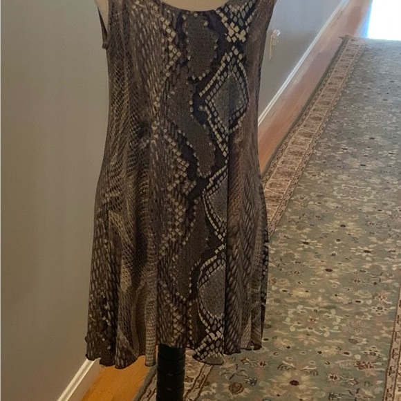 NWOT BANANA Blue tunic top size small - Picture 6 of 10